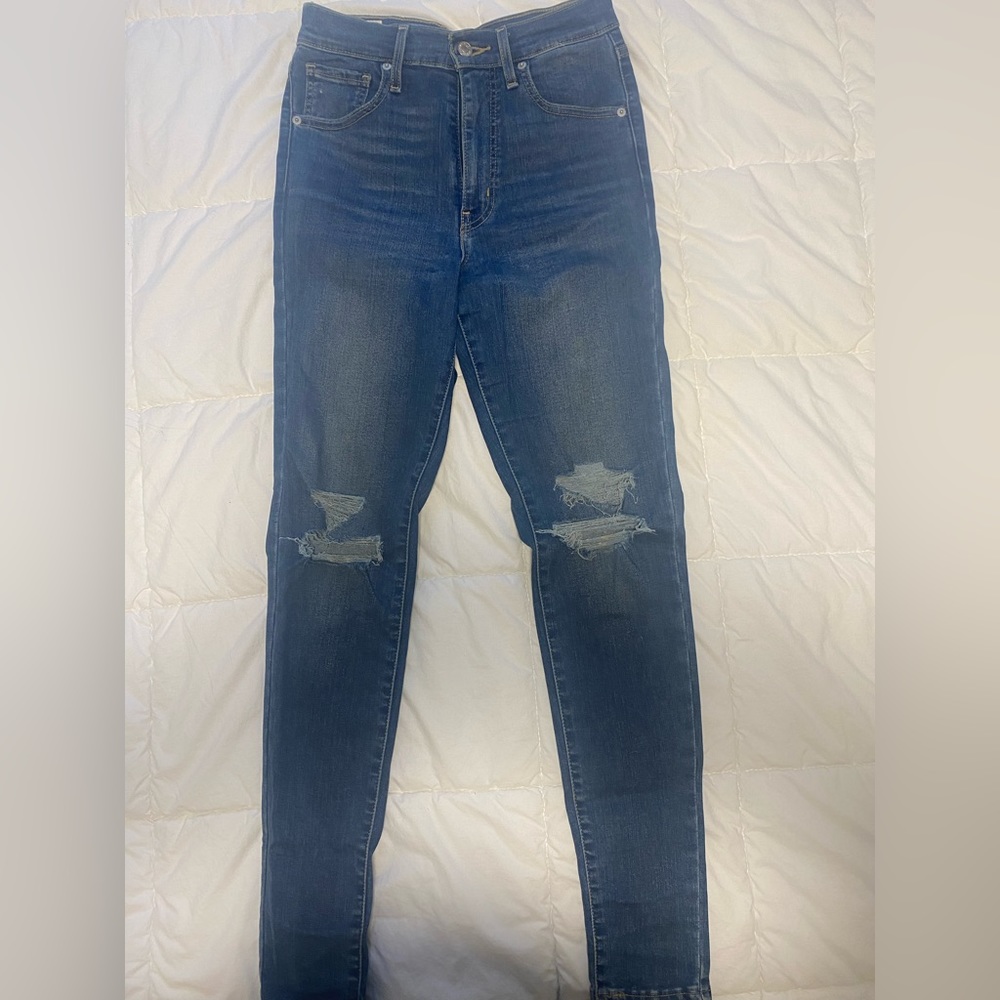Distressed Levi’s mile high super skinny Size 27